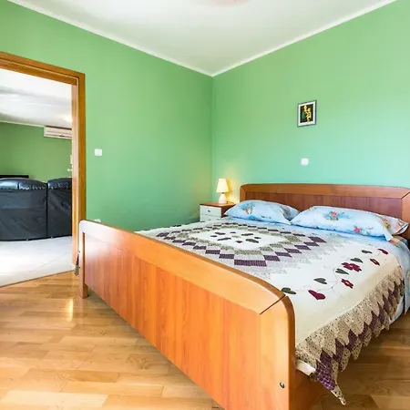 Kulish Apartment
